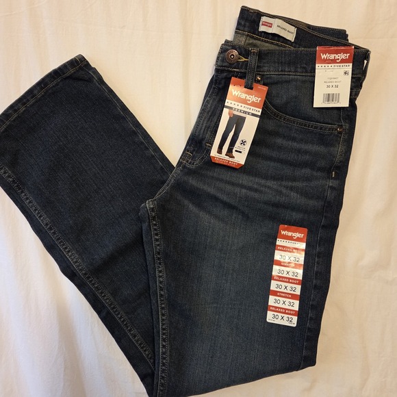 NWT Men's Wrangler 5 Star Premium Relaxed Bootcut Jeans Huxley 112316407 30 X 32 - Picture 1 of 6